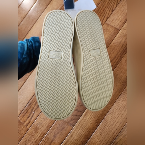 New Oshkosh Girl Floral Shoes - Picture 4 of 8